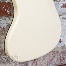 Load image into Gallery viewer, Fender Aerodyne Jazz Bass AJB 2006 Vintage White CIJ Japan