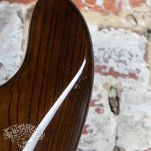 Load image into Gallery viewer, Fender Jazz Bass '62 Reissue JB62-81WAL 2006 Walnut CIJ Japan