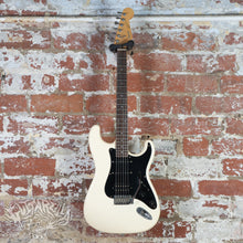 Load image into Gallery viewer, Squier Stratocaster ST-336 Medium Scale 1985 Vintage White MIJ Japan HSS