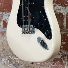 Load image into Gallery viewer, Squier Stratocaster ST-336 Medium Scale 1985 Vintage White MIJ Japan HSS