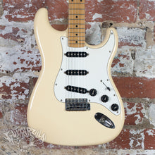 Load image into Gallery viewer, Squier Japan '72 Reissue Stratocaster CST-30 E Serial MIJ 1986 Olympic White