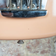 Load image into Gallery viewer, Squier Vista Series Musicmaster Bass 1997 Shell Pink