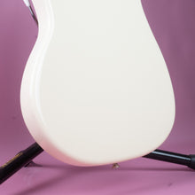 Load image into Gallery viewer, Fender Mustang '66 Reissue MG-66 Olympic White 2004 MIJ Japan