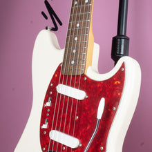 Load image into Gallery viewer, Fender Mustang '66 Reissue MG-66 Olympic White 2004 MIJ Japan