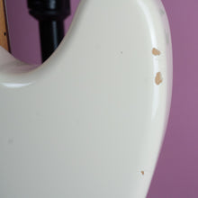 Load image into Gallery viewer, Fender Mustang '66 Reissue MG-66 Olympic White 2004 MIJ Japan