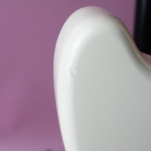 Load image into Gallery viewer, Fender Mustang '66 Reissue MG-66 Olympic White 2004 MIJ Japan