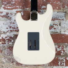 Load image into Gallery viewer, Fender '62 Reissue Stratocaster Floyd Rose ST62-FR 2010 Vintage White MIJ Japan