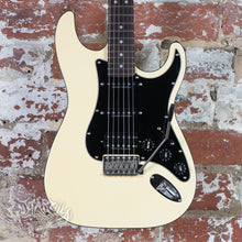 Load image into Gallery viewer, Fender Aerodyne Stratocaster Medium Scale DiMarzio Collection AST-75MDH 2006 Olympic White MIJ Japan