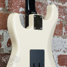 Load image into Gallery viewer, Fender '62 Reissue Stratocaster Floyd Rose ST62-FR 2010 Vintage White MIJ Japan