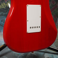Load image into Gallery viewer, Fender Mami Stratocaster Artist Series 2017 Glossy Candy Apple Red MIJ JDM Japan