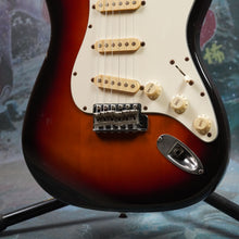 Load image into Gallery viewer, Squier Stratocaster SST-30 1985 Sunburst E Serial MIJ Japan