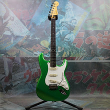 Load image into Gallery viewer, Fender Stratocaster '62 Reissue ST500VR 1991 Candy Apple Green MIJ Japan