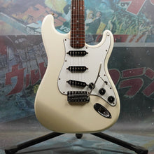 Load image into Gallery viewer, Squier Japan '72 Reissue Stratocaster CST SQ Serial 1983 Black MIJ Japan FujiGen