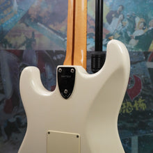 Load image into Gallery viewer, Squier Japan '72 Reissue Stratocaster CST SQ Serial 1983 Black MIJ Japan FujiGen