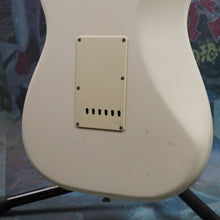 Load image into Gallery viewer, Squier Japan '72 Reissue Stratocaster CST SQ Serial 1983 Black MIJ Japan FujiGen