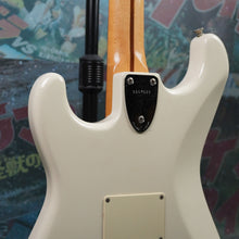 Load image into Gallery viewer, Squier Japan '72 Reissue Stratocaster CST SQ Serial 1983 Black MIJ Japan FujiGen