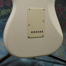 Load image into Gallery viewer, Squier Japan '72 Reissue Stratocaster CST SQ Serial 1983 Black MIJ Japan FujiGen