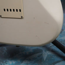 Load image into Gallery viewer, Squier Japan '72 Reissue Stratocaster CST SQ Serial 1983 Black MIJ Japan FujiGen