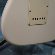 Load image into Gallery viewer, Squier Japan '72 Reissue Stratocaster CST SQ Serial 1983 Black MIJ Japan FujiGen