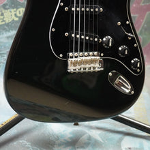 Load image into Gallery viewer, Fender Stratocaster '62 Reissue ST62 2007 Black MIJ Japan
