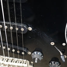 Load image into Gallery viewer, Fender Stratocaster '62 Reissue ST62 2007 Black MIJ Japan
