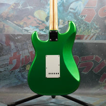 Load image into Gallery viewer, Fender Stratocaster '62 Reissue ST500VR 1991 Candy Apple Green MIJ Japan