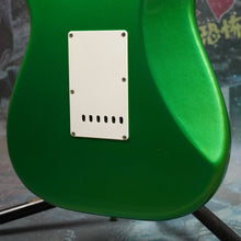 Load image into Gallery viewer, Fender Stratocaster '62 Reissue ST500VR 1991 Candy Apple Green MIJ Japan