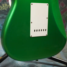 Load image into Gallery viewer, Fender Stratocaster '62 Reissue ST500VR 1991 Candy Apple Green MIJ Japan