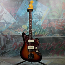 Load image into Gallery viewer, Fender Jazzmaster '66 Reissue JM66-80 2004 3 Tone Sunburst CIJ Japan