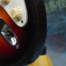 Load image into Gallery viewer, Fender Stratocaster Medium Scale ST314-55 1986 Sunburst MIJ Japan FujiGen