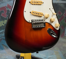 Load image into Gallery viewer, Fender Stratocaster Medium Scale ST314-55 1986 Sunburst MIJ Japan FujiGen