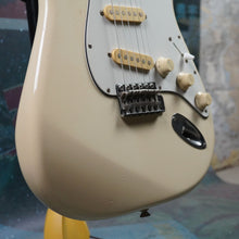 Load image into Gallery viewer, Squier Stratocaster E Serial 1987 White MIJ Japan FujiGen