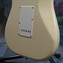 Load image into Gallery viewer, Squier Stratocaster E Serial 1987 White MIJ Japan FujiGen