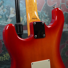 Load image into Gallery viewer, Fender Stratocaster '62 Reissue ST62 2007 Cherry Sunburst MIJ Japan