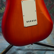 Load image into Gallery viewer, Fender Stratocaster '62 Reissue ST62 2007 Cherry Sunburst MIJ Japan