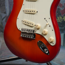 Load image into Gallery viewer, Fender Stratocaster '62 Reissue ST62 2007 Cherry Sunburst MIJ Japan
