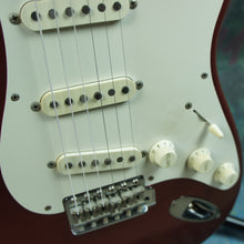 Load image into Gallery viewer, Fender Stratocaster 40th Anniversary ST54-70AS 1994 Candy Apple Red MIJ Foto Flame