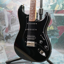 Load image into Gallery viewer, Fender Stratocaster Medium Scale HSS ST314-60 85/87 Black MIJ Japan FujiGen Original Box
