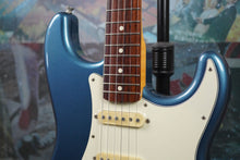Load image into Gallery viewer, Fender Stratocaster '62 Reissue ST62 2010 Old Lake Placid Blue MIJ Japan