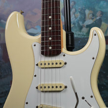 Load image into Gallery viewer, Squier Stratocaster SST-30 1985 Olympic White E Serial MIJ Japan
