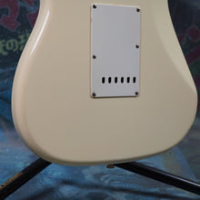 Load image into Gallery viewer, Squier Stratocaster SST-30 1985 Olympic White E Serial MIJ Japan