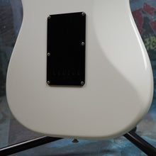 Load image into Gallery viewer, Tokai SD-40 Super Edition Stratocaster HH 1980's White MIJ Japan