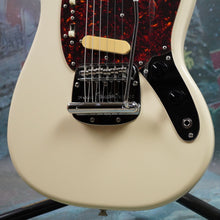 Load image into Gallery viewer, Fender Mustang '66 Reissue MG-66 Olympic White 2004 MIJ Japan