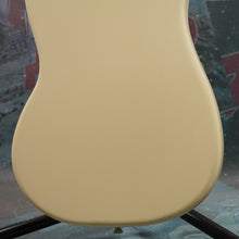 Load image into Gallery viewer, Fender Mustang '66 Reissue MG-66 Olympic White 2004 MIJ Japan