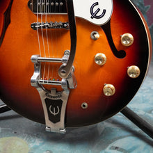 Load image into Gallery viewer, Epiphone Casino VibroTone 1997 Vintage Sunburst Peerless MIK Korea