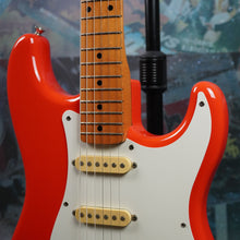 Load image into Gallery viewer, Squier Hank Marvin Signature Stratocaster 1992 Fiesta Red MIJ Japan