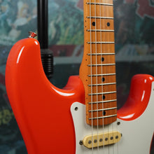 Load image into Gallery viewer, Squier Hank Marvin Signature Stratocaster 1992 Fiesta Red MIJ Japan