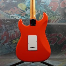 Load image into Gallery viewer, Squier Hank Marvin Signature Stratocaster 1992 Fiesta Red MIJ Japan