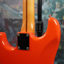 Load image into Gallery viewer, Squier Hank Marvin Signature Stratocaster 1992 Fiesta Red MIJ Japan