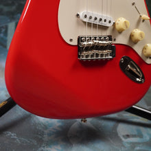 Load image into Gallery viewer, Squier Classic Vibe 50's Stratocaster 2010 Fiesta Red